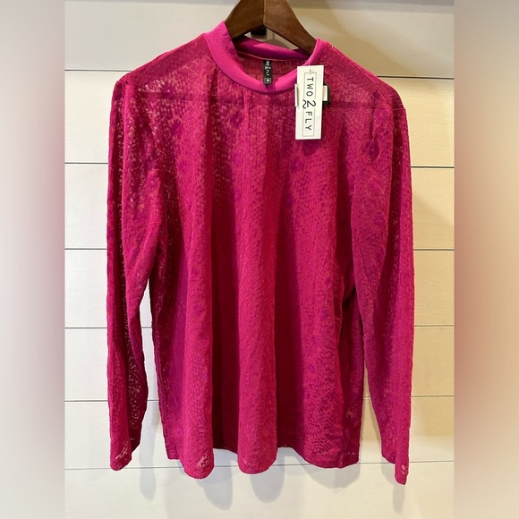 Two 2 Fly Women's Pink Long Sleeve Top- size Medium - Picture 1 of 5